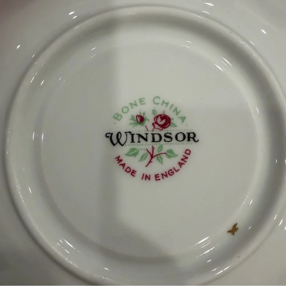Windsor/Tuscon China violet Floral Tea Set with Gold Trim England
